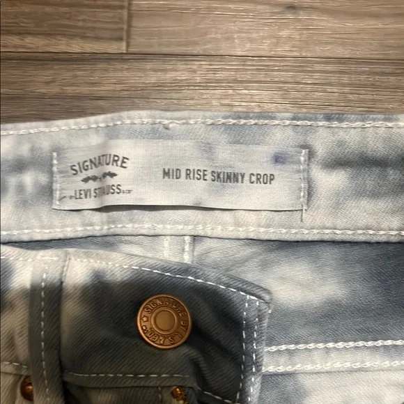 Chic Women's Tie-Dye Jeans - Picture 3 of 4